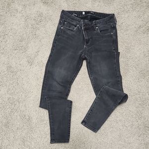 Kut from the Kloth Black Skinny Jeans with Sleek Fit